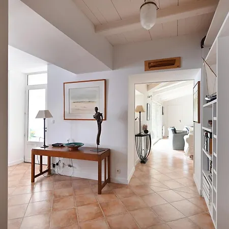 Vakantiehuis Maison De Charme Avec Cour Et Jardin Au Coeur Du Village - Fr-1-434-115 *