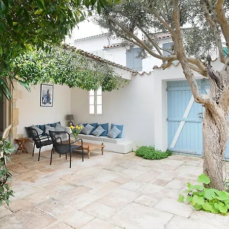 Maison De Charme Avec Cour Et Jardin Au Coeur Du Village - Fr-1-434-115 * Les Portes-en-Re