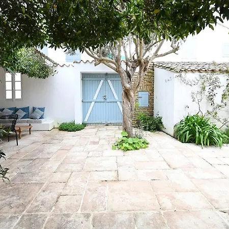 Maison De Charme Avec Cour Et Jardin Au Coeur Du Village - Fr-1-434-115 Vakantiehuis